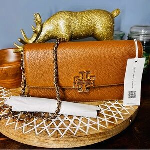 NWT! Tory Burch Britten Chain Wallet Wrislet - Color Moose